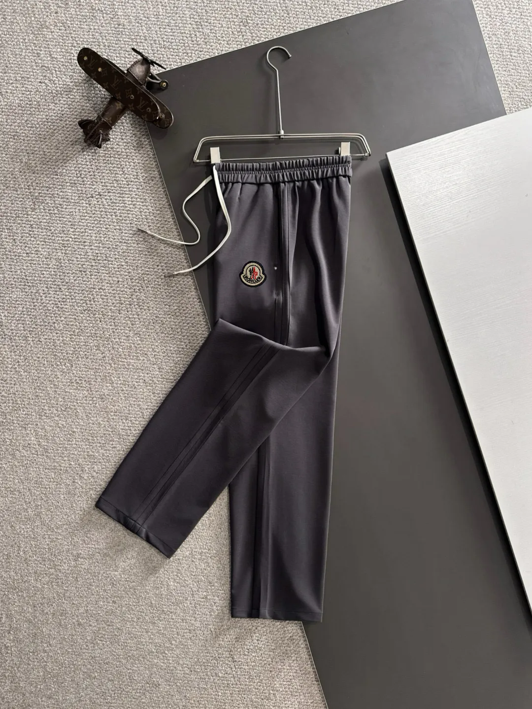P150， 🐎 🆕2026 New Arrival ！ Classic LOGO ， ， ， 。 ， 。 ：Black Dark Gray Size：29-36